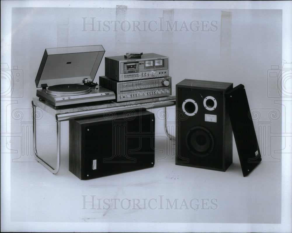 1981 Press Photo Stereo - Historic Images