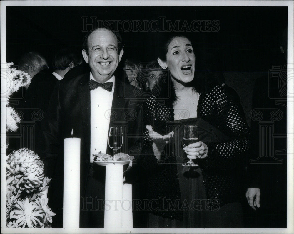 1980 Press Photo People Guy Judy Stun Society Picture - Historic Images