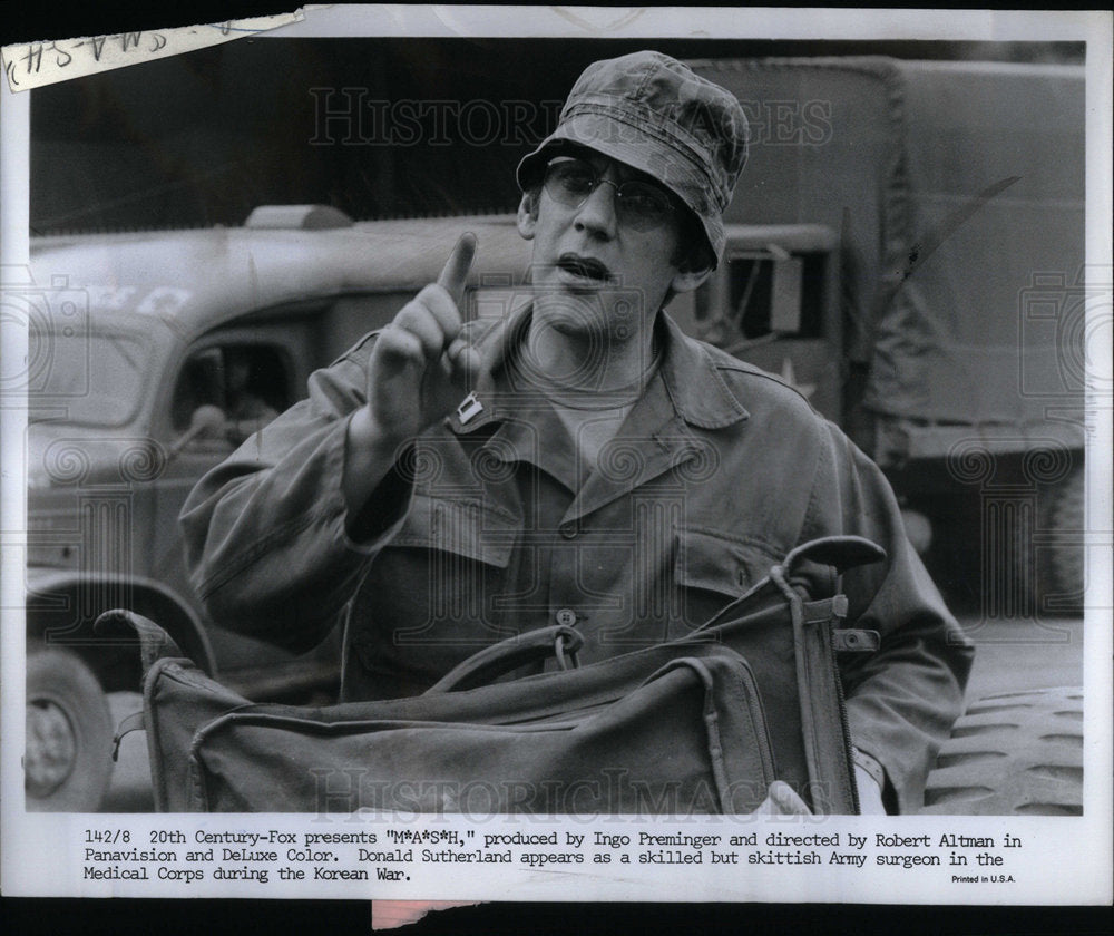 1970 Press Photo Robert Altman Deluxe Color Ingo MASH - Historic Images