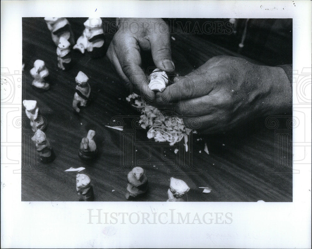 1992 Press Photo Frank Albert Artist - Historic Images