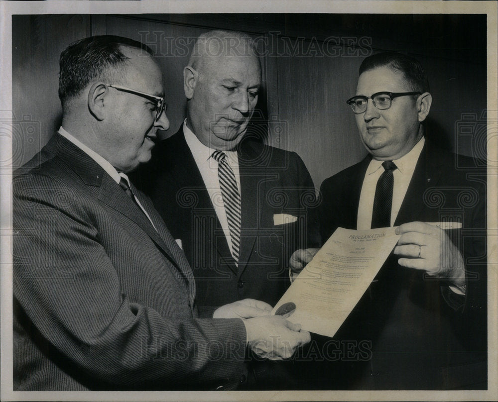 1961 Press Photo Mayor Miriani Karl Smith - Historic Images