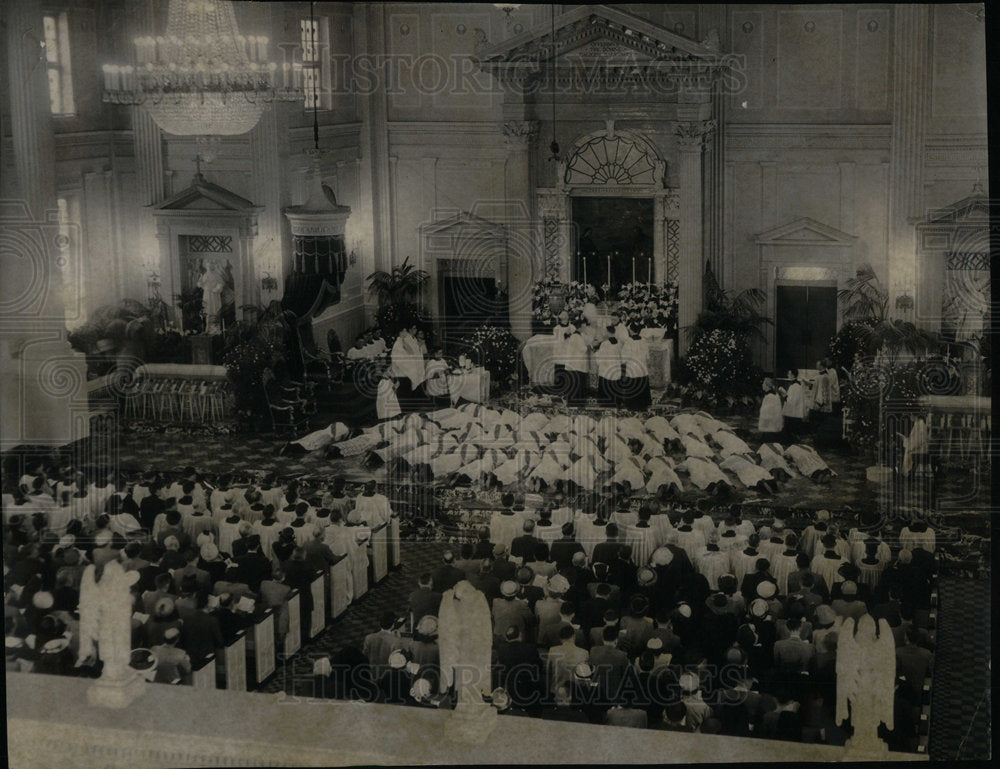 1951 Press Photo 39 Nine Priests Ordained at Mundelein. - Historic Images