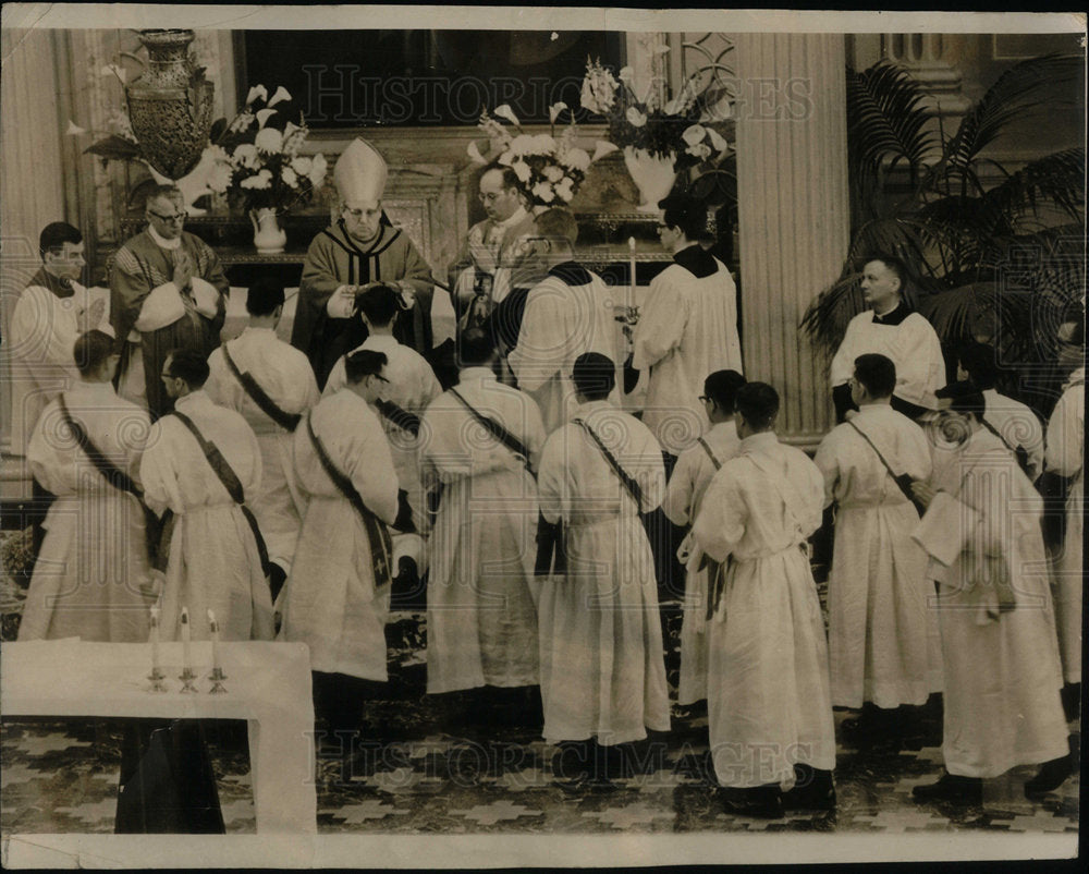 1966 Press Photo Arch Bishop Cody New Priest Ordination - Historic Images