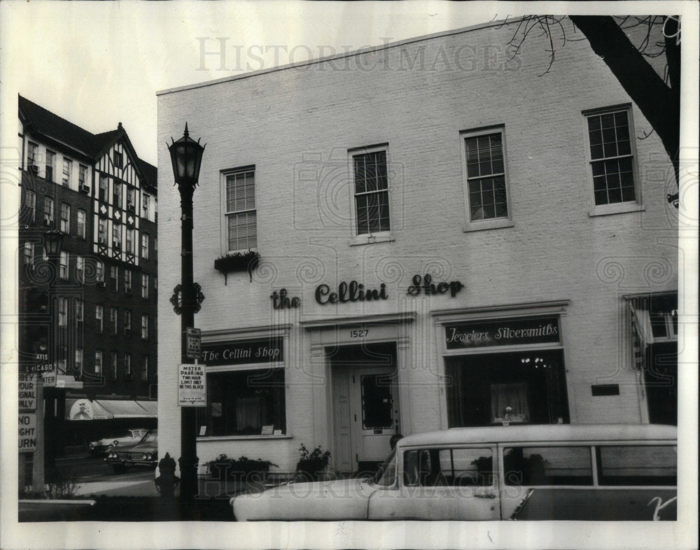 1964 Press Photo Clinic Shop Chicago Robbers Window - Historic Images