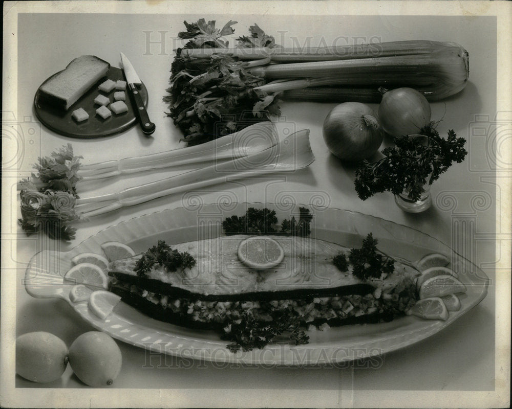 Press Photo Celery accessorize plate - Historic Images