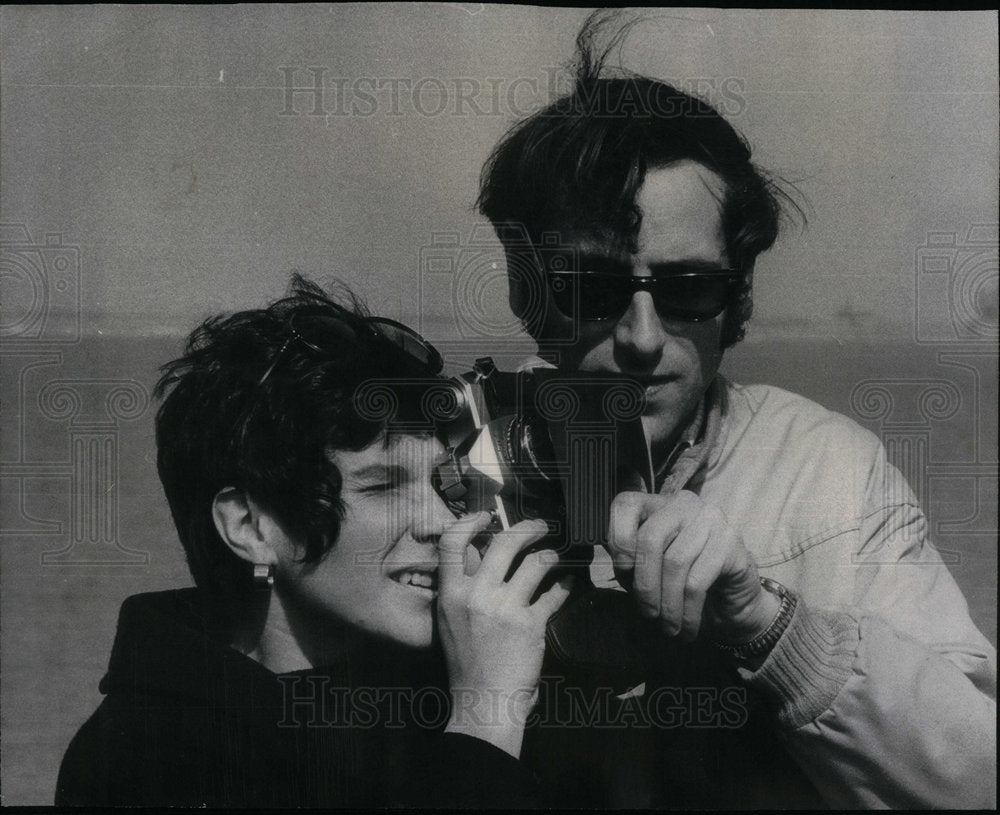 1970 Photo Spectators Of The Eclipse  At Planetarium - Historic Images