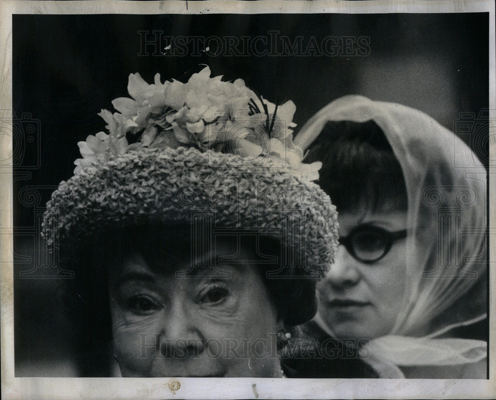 1974 Press Photo Various type Easter hats ware worn - Historic Images