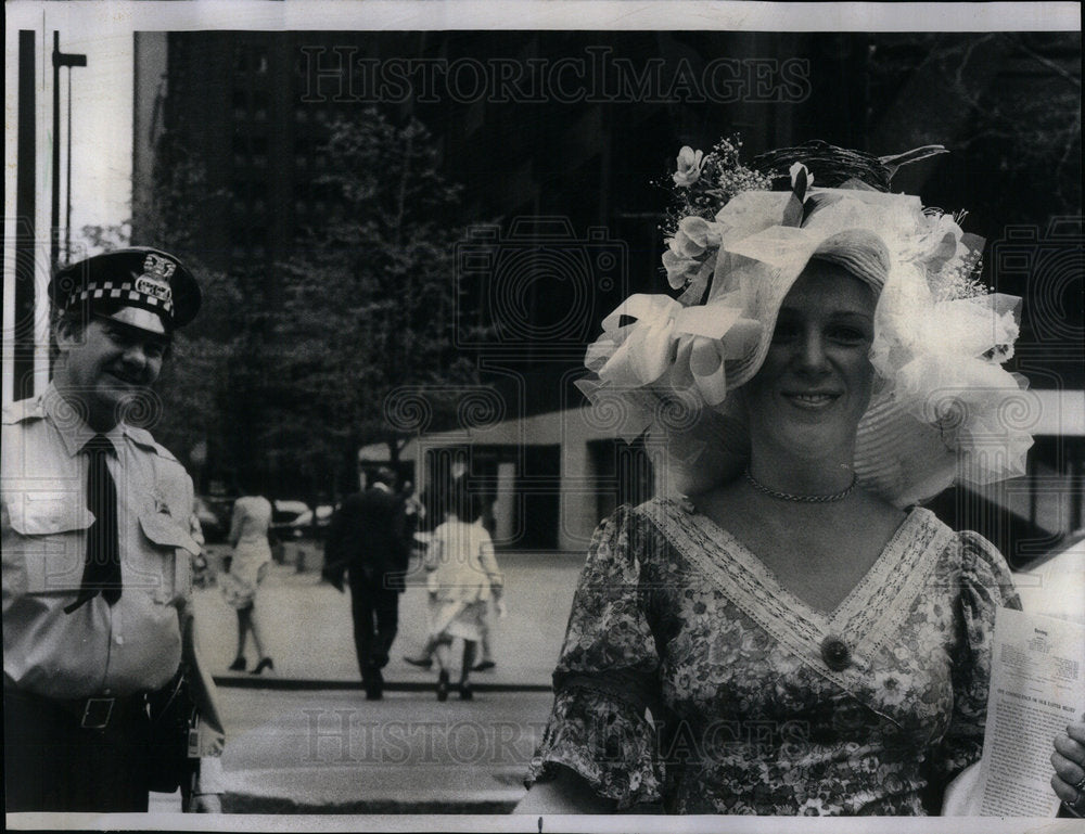 1976 Press Photo Nancy displays Easter hat she made - Historic Images