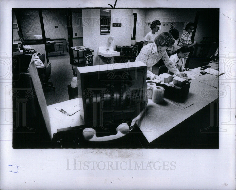 1979 Press Photo Nurse Station Mt Carmel Hospital Det - Historic Images