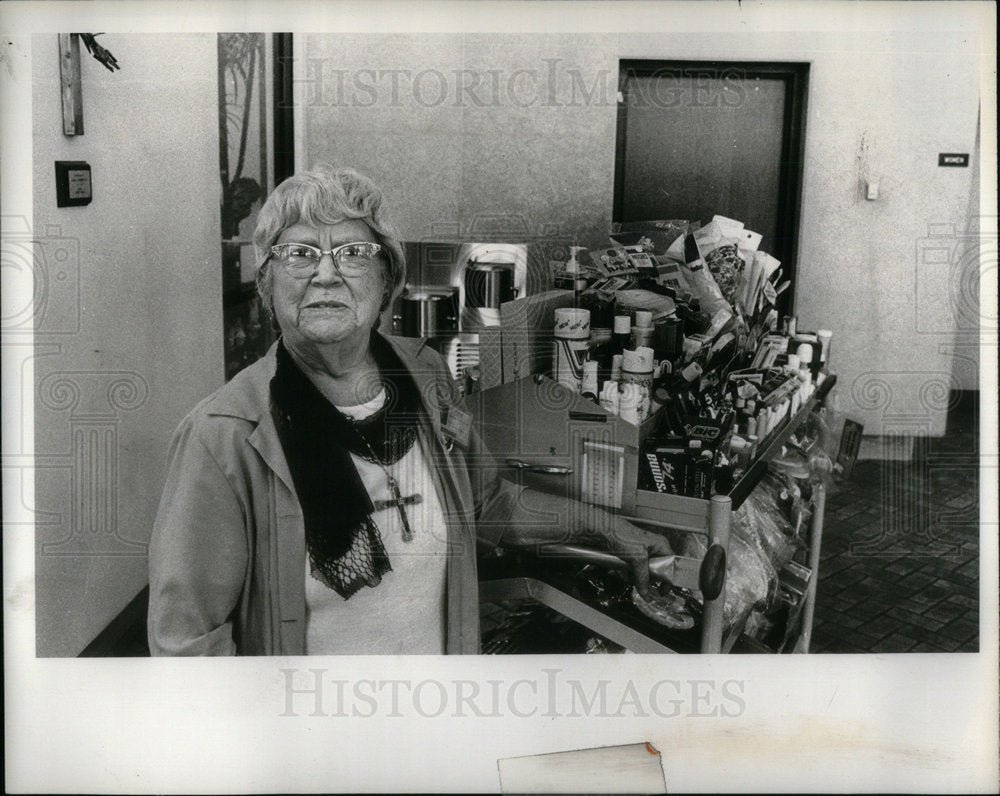 1982 Press Photo Mt Carmel Mercy Detroit Hospital - Historic Images