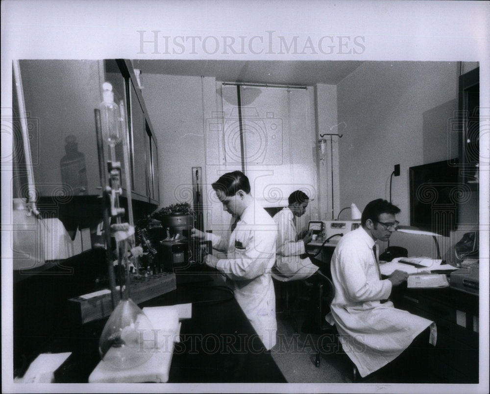 1970 Photo Detroit General Hospital Heart Shock Unit - Historic Images