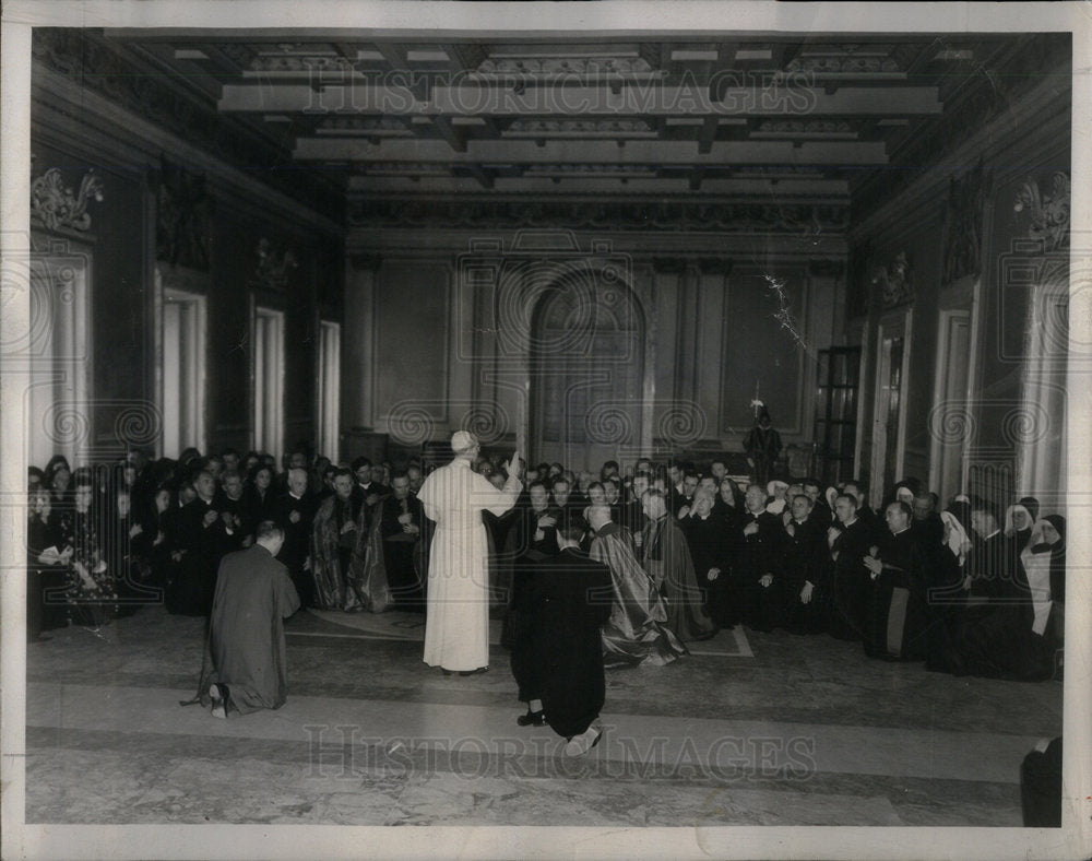 1950 Press Photo Pope Pius XII Castel Gandolfo Blessing - Historic Images