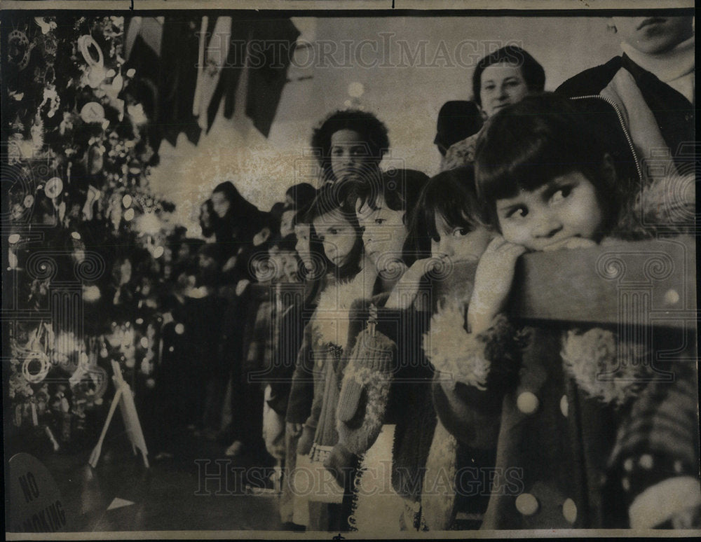 1974 Press Photo One Christmas Tree Capture Museum - Historic Images