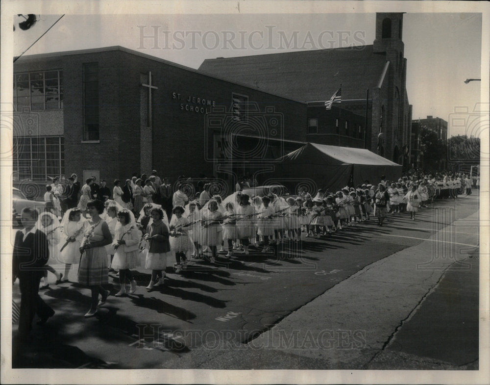 1963 Press Photo Children Dress White Feast Procession - Historic Images