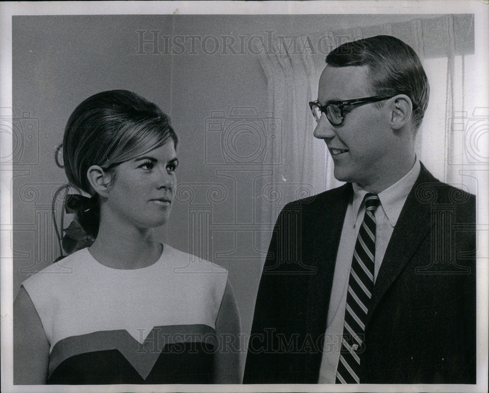 1967 Press Photo Ceremony Plan Ccouple Diane Brooke - Historic Images