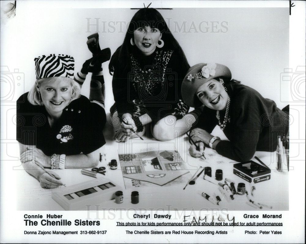 1992 Press Photo The Chenille Sisters Grace Morand Cher - Historic Images