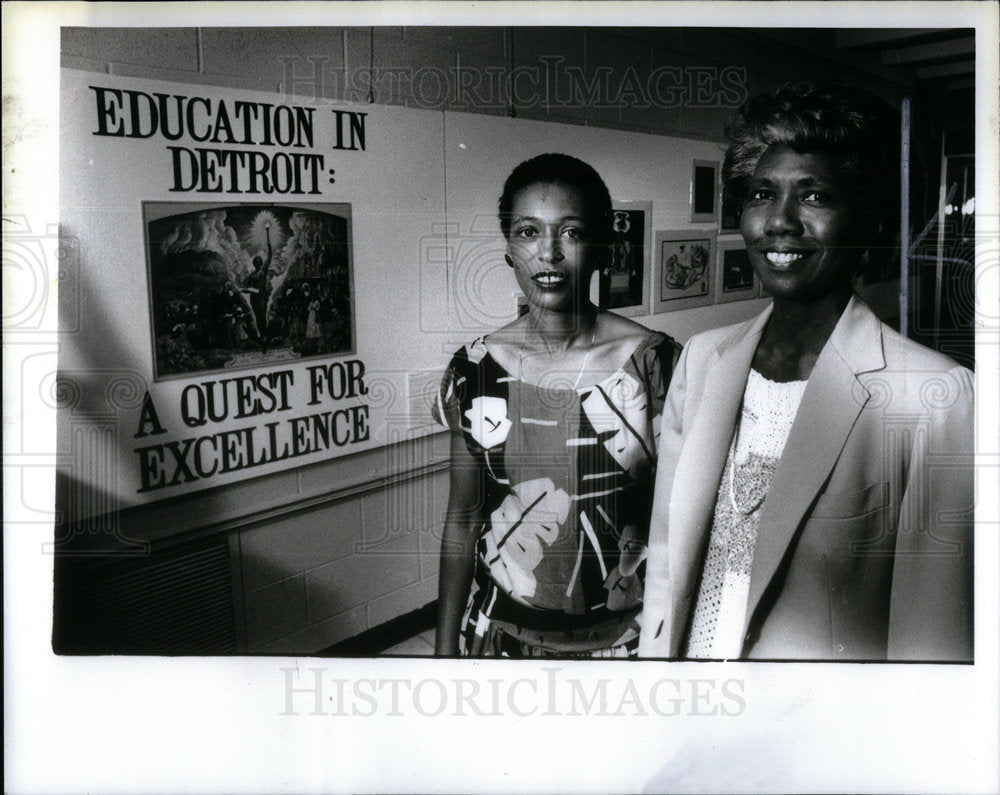 1985 Press Photo Silvia William Annex Connection - Historic Images