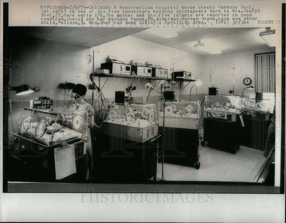 1975 Press Photo Resurrection Hospital Vanessa Shaf - Historic Images