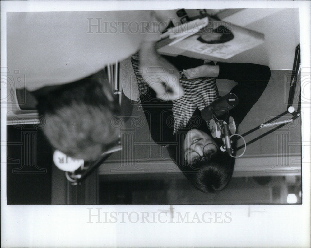 1989 Press Photo Interview Surrogacy Project Woman - Historic Images