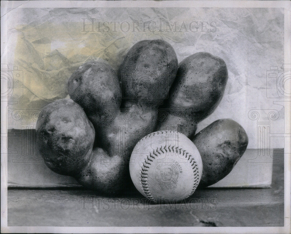 1968 Press Photo Five Finger Potato With Baseball - Historic Images