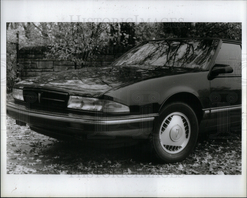 1986 Press Photo Pontiac Bonneville - Historic Images