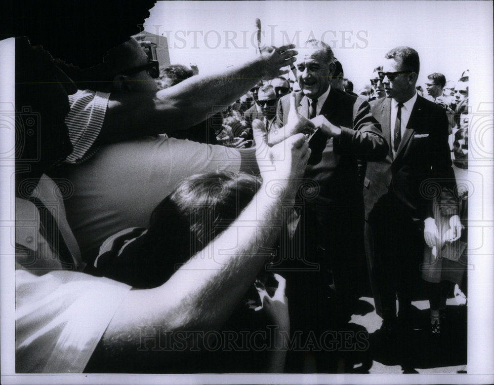 1966 Press Photo President Johnson Buffalo New York - Historic Images