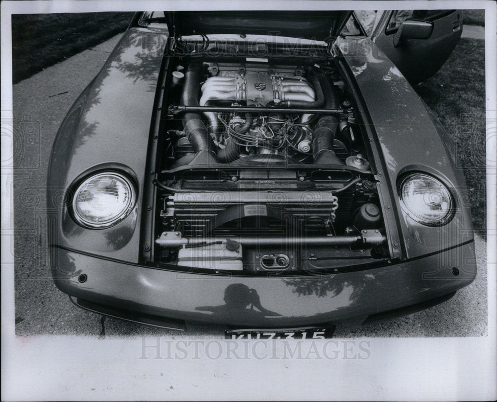 1979 engine of a Porsche 928-Historic Images