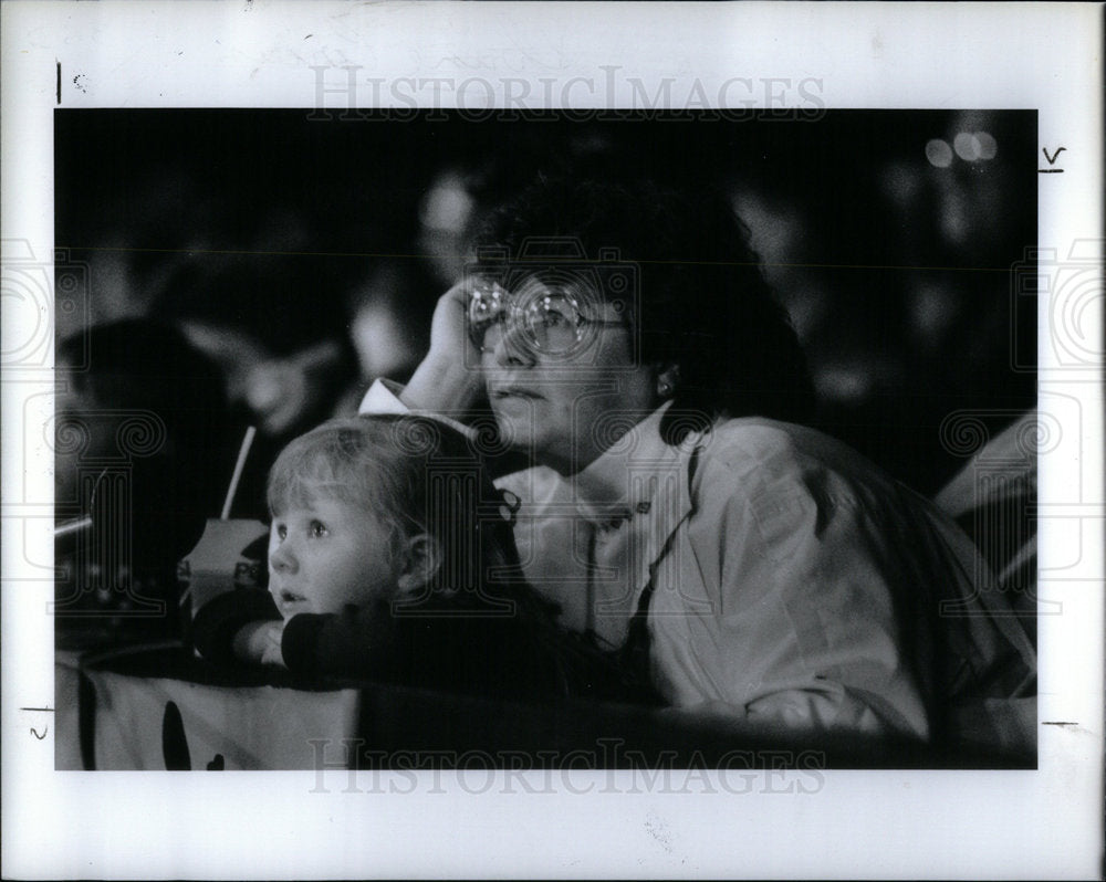 1991 Press Photo Stephanie Plona Sharon Taylor Tarzan - Historic Images