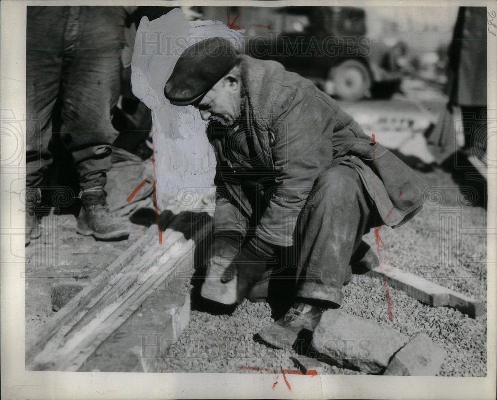 1934 Press Photo CWA Worker DSR Jefferson Detroit - Historic Images