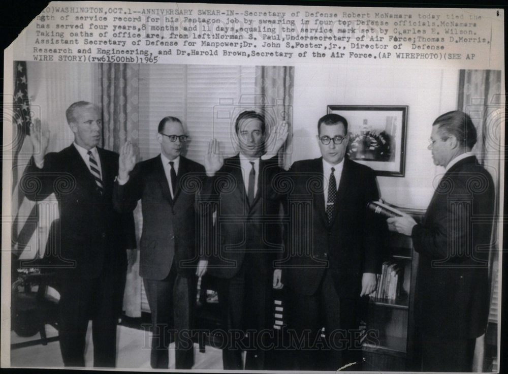 1965 Press Photo Robert McNamara Harold Brown Defense - Historic Images