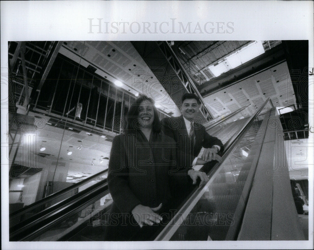 1992 Press Photo Barbara McClare Business Executive Det - Historic Images