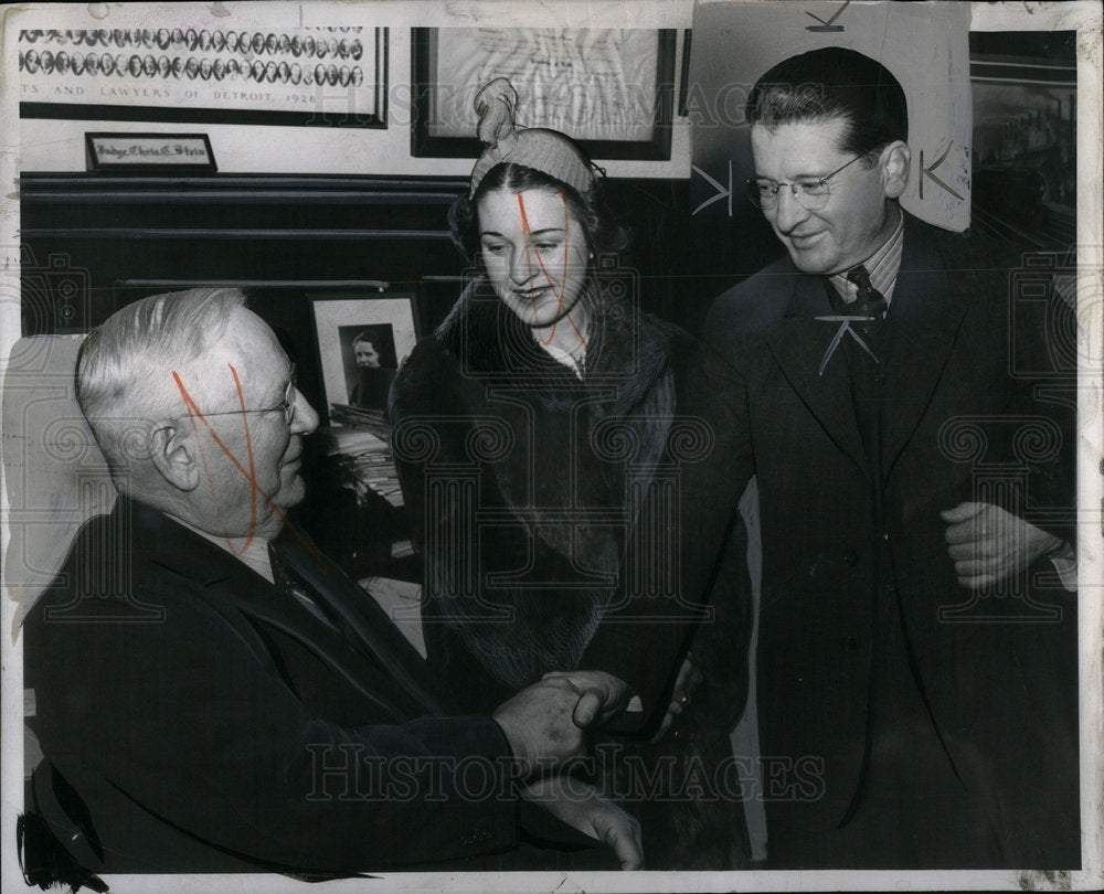 1956 Press Photo Lonnie Jenkins Stein&#39;s Court Chicago - Historic Images