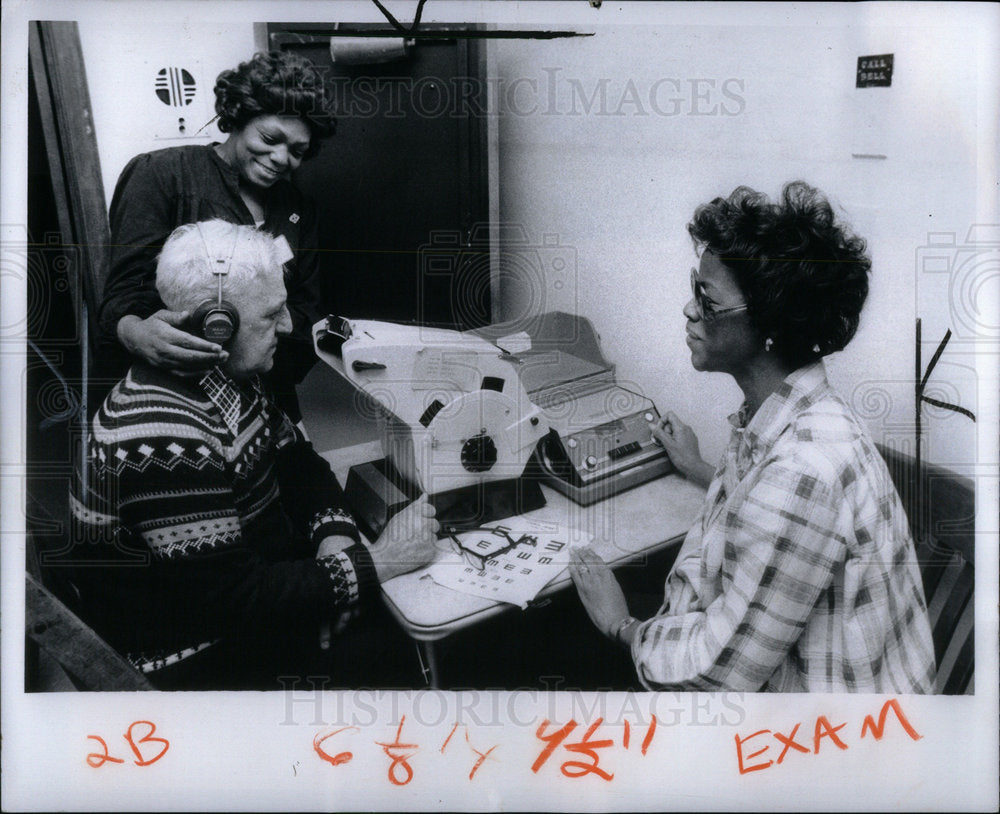 1979 Press Photo Mildred Murphy Nurse Medical Exams - Historic Images