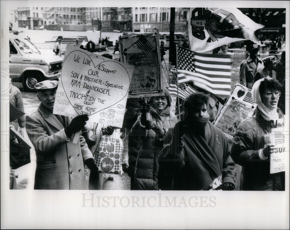 1991 Press Photo Pro Throop Rally Daley Center - Historic Images