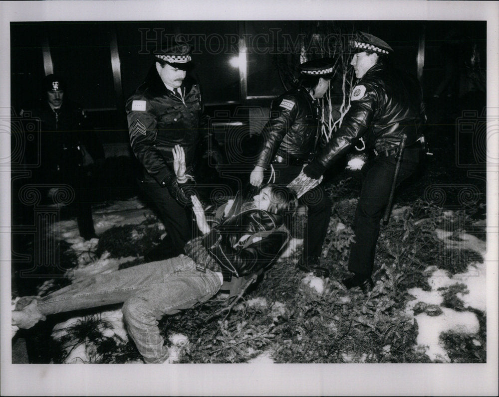 1991 Press Photo Anti War Protesters Chicago Area - Historic Images