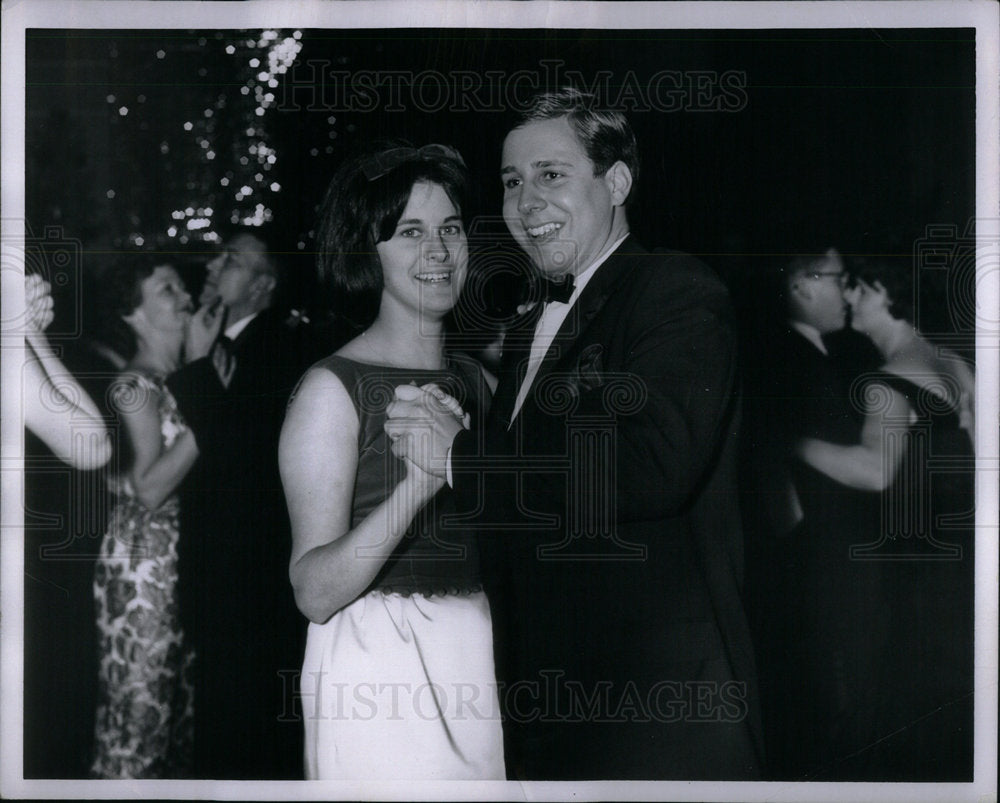 1964 Press Photo Walter Buhl Ford III Barbara Posselius - Historic Images