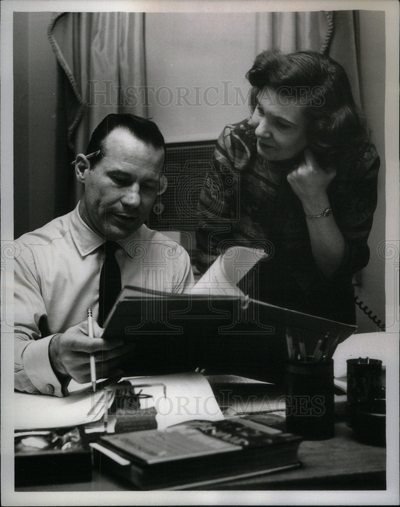 1961 Press Photo Wes Kenny Producer Director TV Series - Historic Images