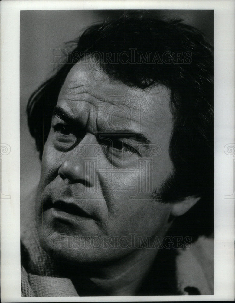 1974 Press Photo Laurence Luckinbill American Actor - Historic Images