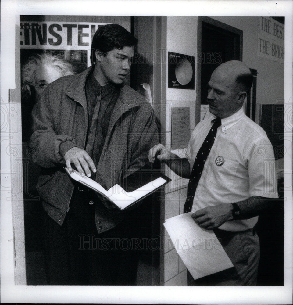 1990 Press Photo Don Doyle Teacher - Historic Images