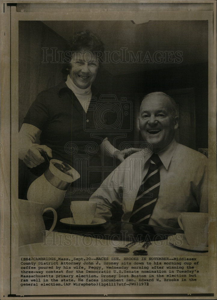 1972 Press Photo John Droney District Attorney sits cup - Historic Images