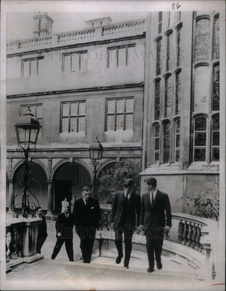 1989 Press Photo Prince Charles blended academic stays - Historic Images