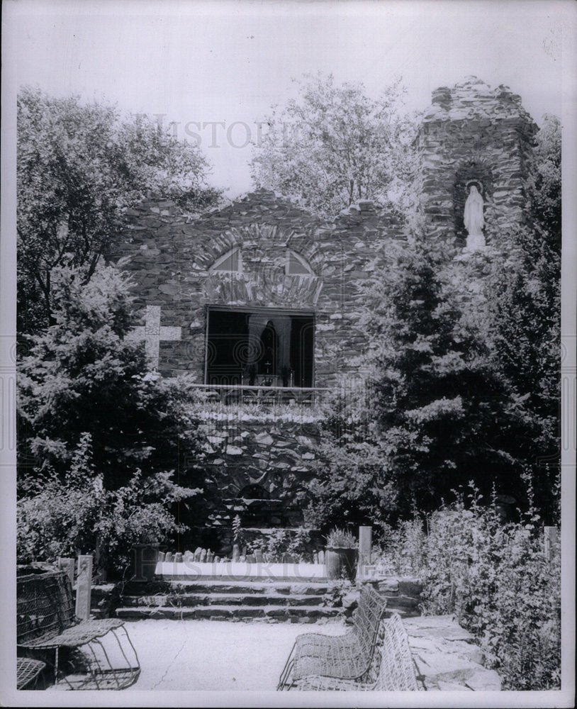 Press Photo John Campbell Dahlia St Church Show Picture - Historic Images