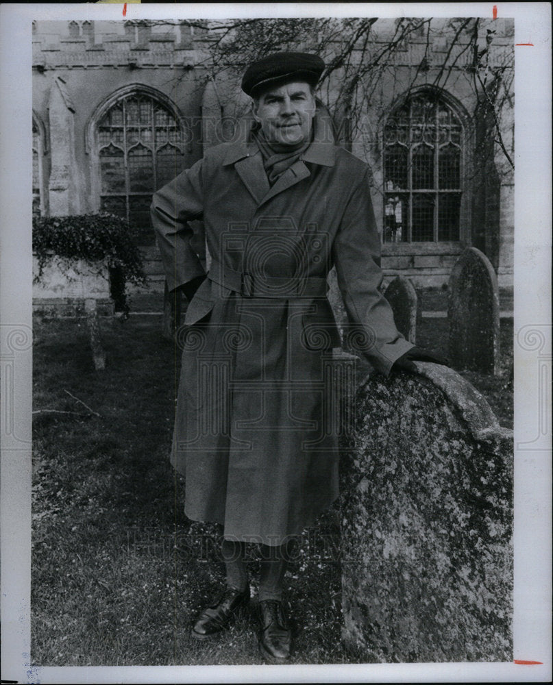 1975 Press Photo Ian Carmichael English Film Actor - Historic Images