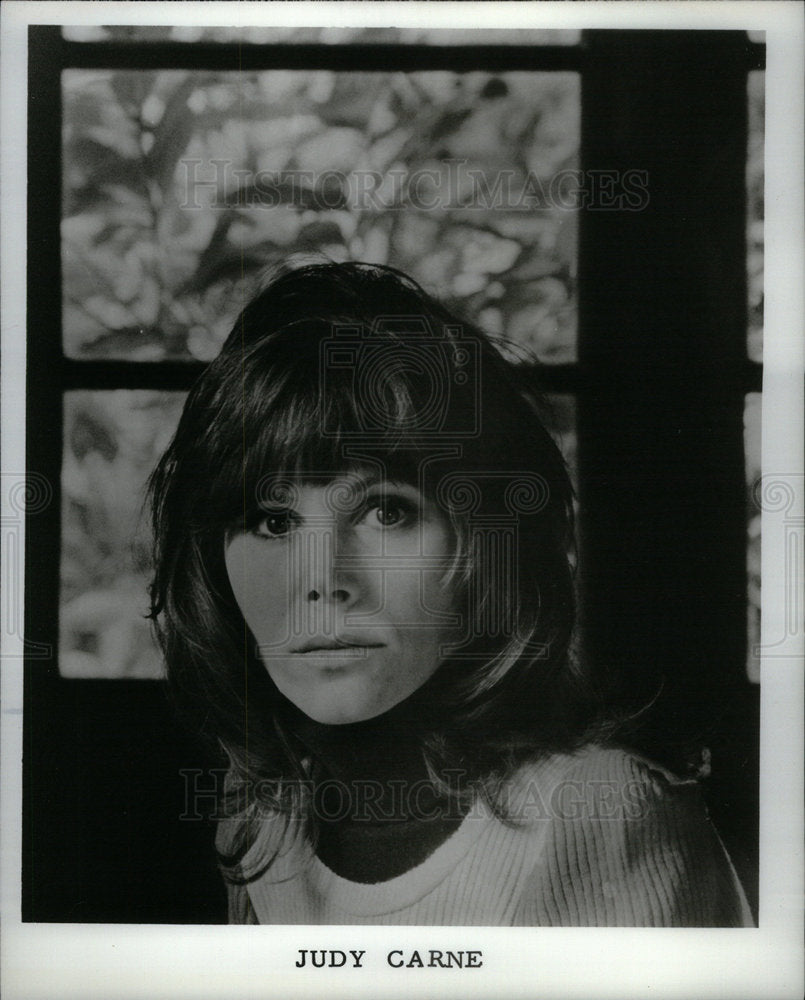 1974 Press Photo Judy Carne English Artist Rowan Martin - Historic Images