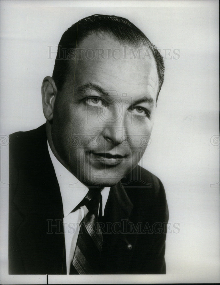 1963 Press Photo Robert W. Sarnoff - Historic Images