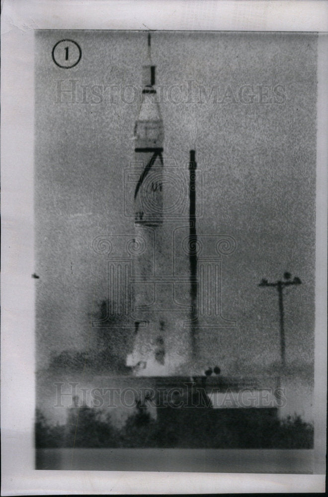 1958 Press Photo Jap leaves launching pad Satellites - Historic Images