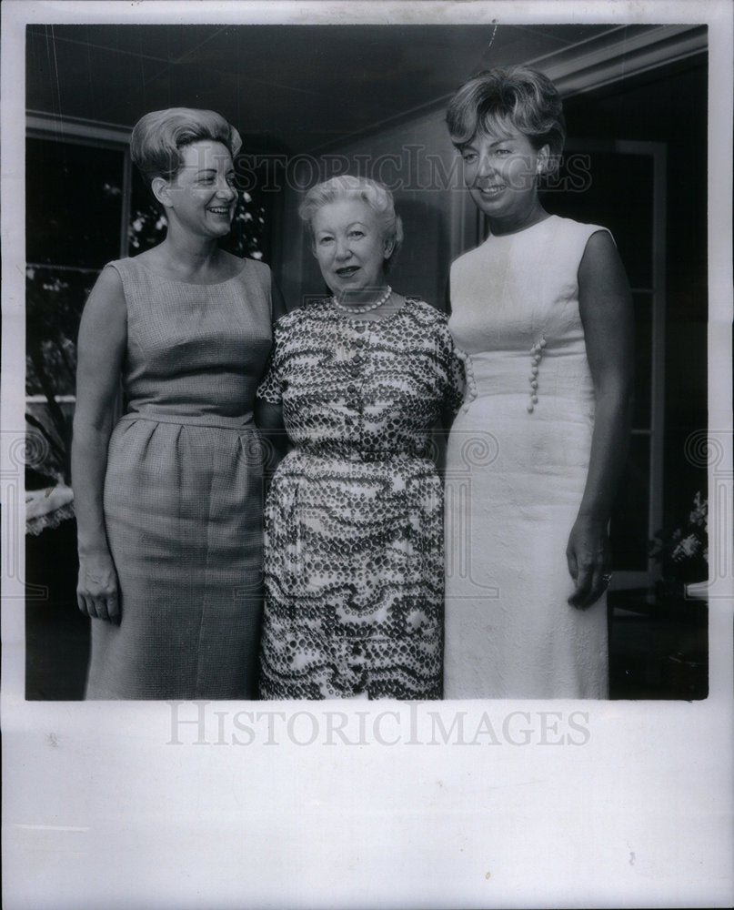 1964 Press Photo MRS. R. ALEXANDER WRIGLEY - Historic Images