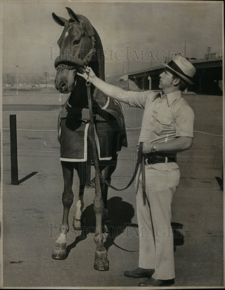 1977 Press Photo Bill Waish Horse Trainer - Historic Images