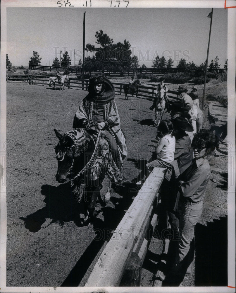 1972 Press Photo Jolene Woolley Arabian Costume Class - Historic Images