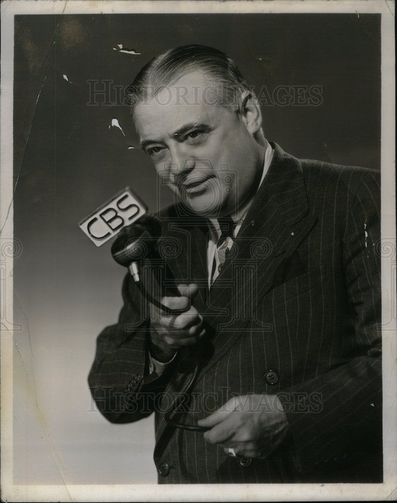 1949 Press Photo Sports Reporter Bill Corum - Historic Images